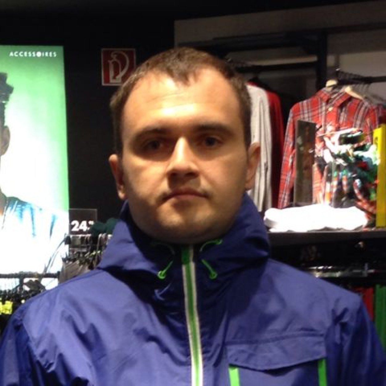 junidny's profile picture. 