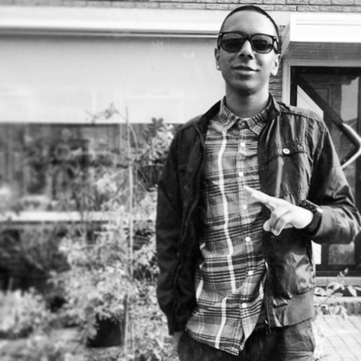 Never switch up on your niggas thats bad for your health Aki rust in vrede...