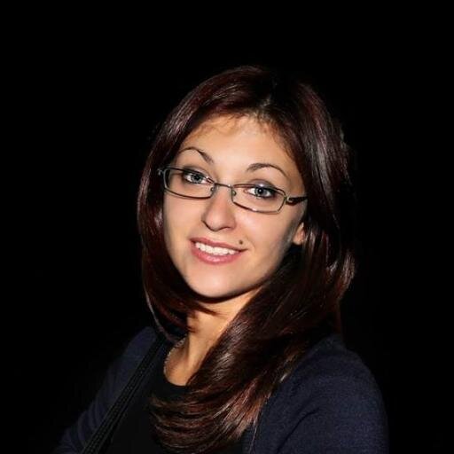 journalist, interested in motorcycle racing, dancing, music, languages, photographing...