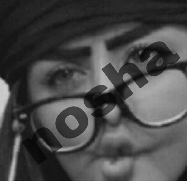 ‏ارفع مقامي عن من يحكي من وراي واخر همومي {ناس لها وجهين }!!