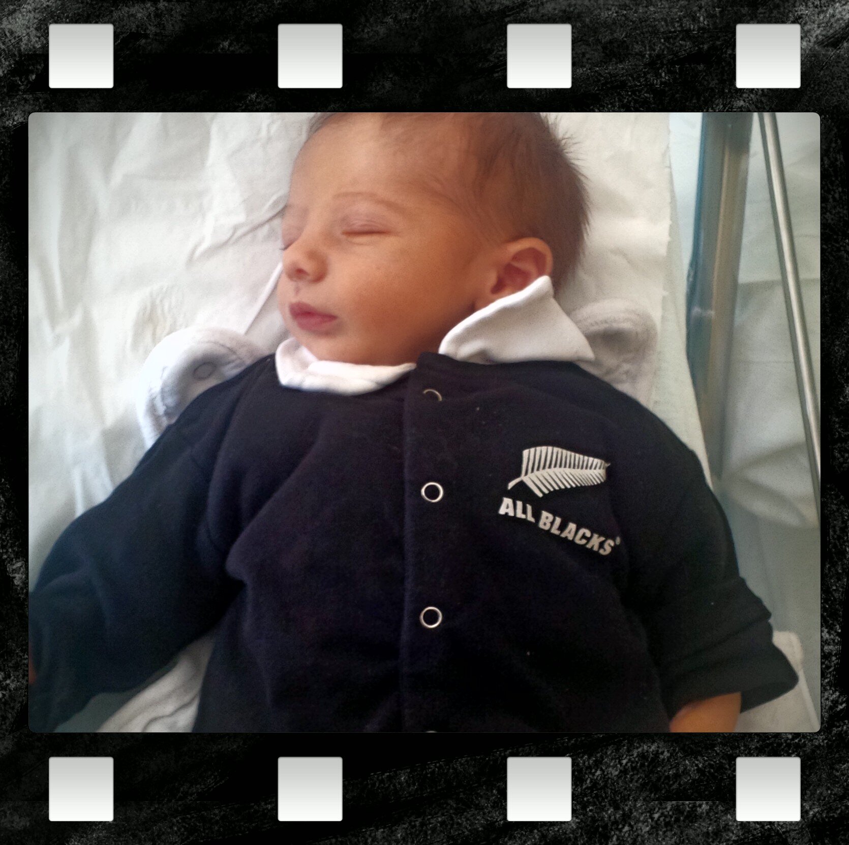 yellowofficiel's profile picture. 