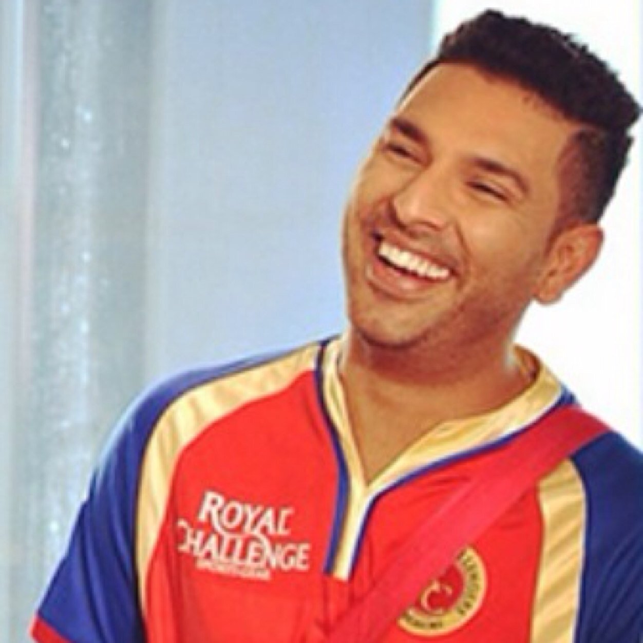 Follow me @Ak_aMaR_!! Instagram: Kingz_AS! 
This account is for cricket updates