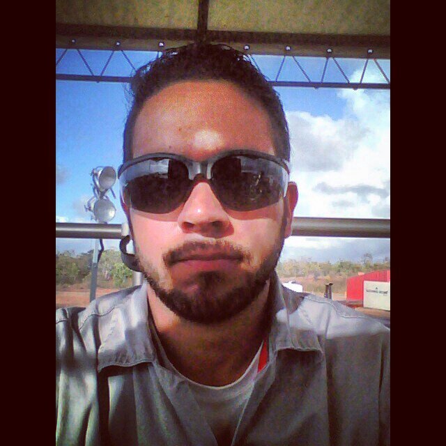 Amante de las onomatopeyas! Yo digo lo q veo... Fuera satanás... #Skateboarder
