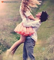 Con el corazón roto. Sígueme y te sigo. Nunca hagas como yo hice, si amas a algo lucha por el y no te des por vencido tan pronto