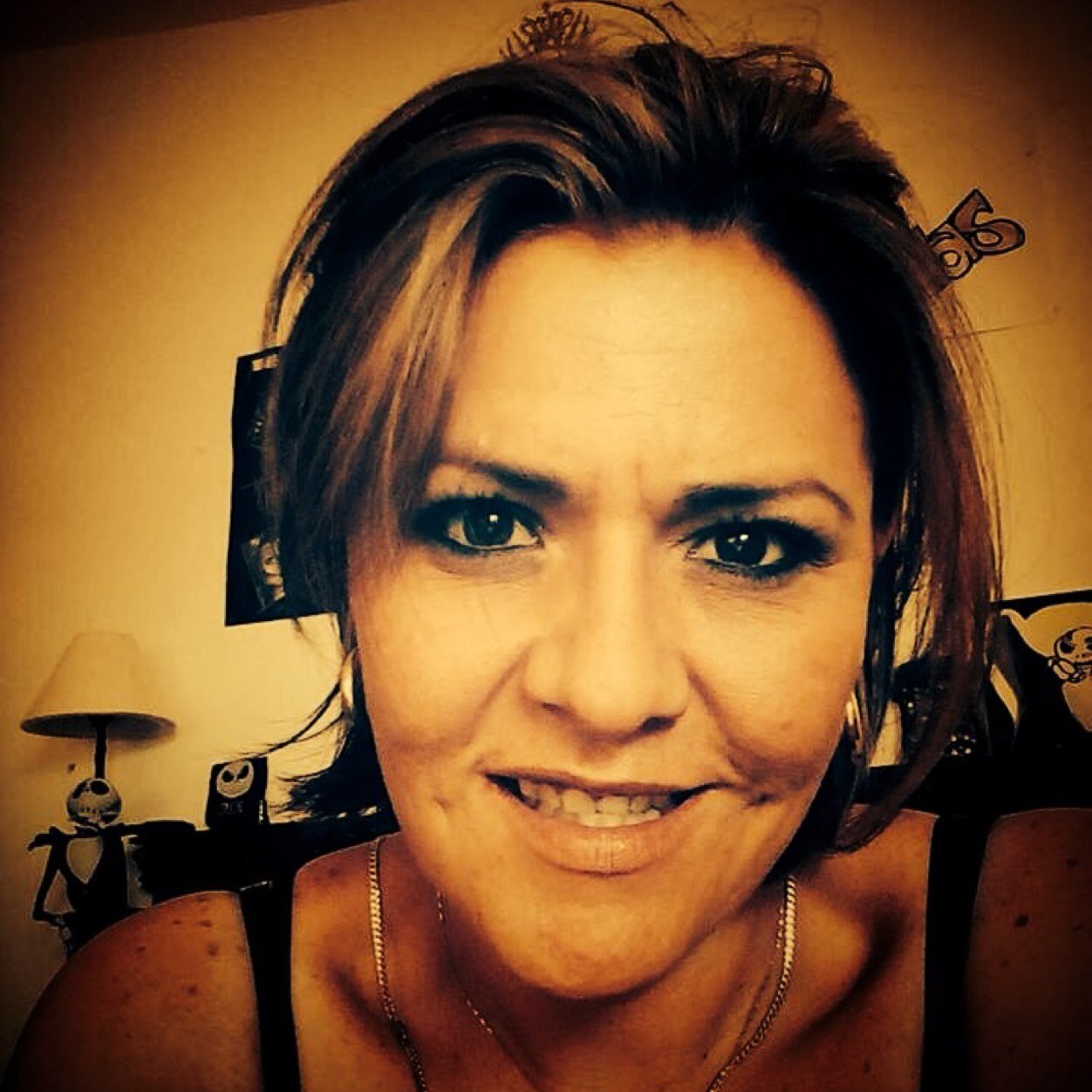 Comunicóloga, publirelacionista, Madre.