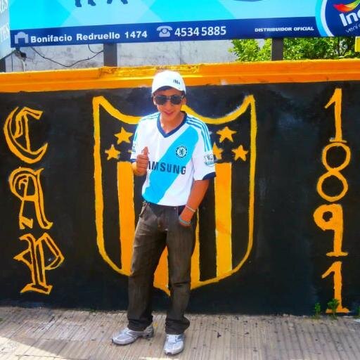 Me dijieron que para enamorarla tenia que hacerla sonreir,el problema es que cada vez que sonrie,me enamoro yo.