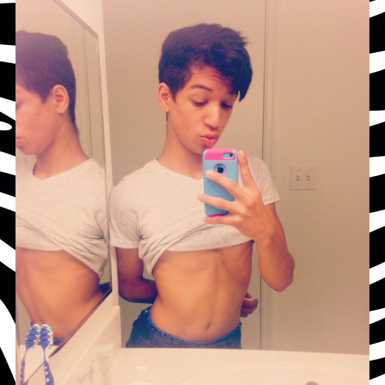 JOSE


 IG: jose_dtc 


Gay