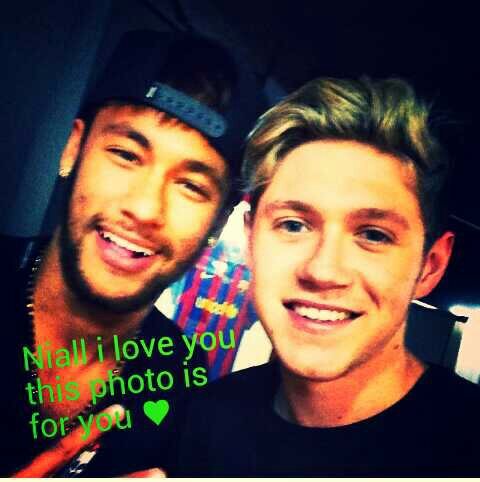 Directioner soy del Pais Vasco los amo a @NiallOfficial @zaynmalik @Real_Liam_Payne @Harry_Styles @Louis_Tomlinson ♥ son todo ♥