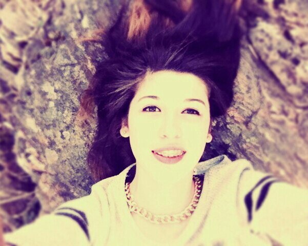 Lau__twitt's profile picture. Ne vis pas pour que ta présence se remarque mais pour que ton absence se ressente.