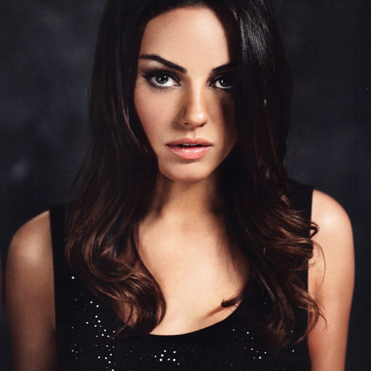 Jims adorable baby sister. Dont think that because I'm hot I'm not insane. RP/18+/Sherlock/OC/Vampire