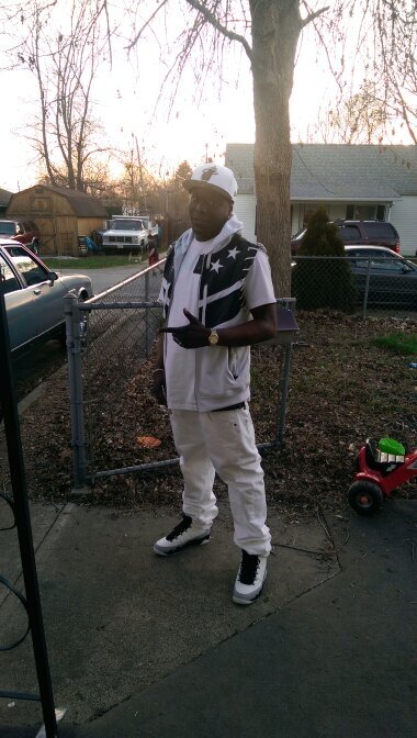 Im jus a young nigga hustlin check a bag i talk cash shyt cuz my money talk fa me️ #BusBlock #johnnyworldcraze #tetterville #freedaguys