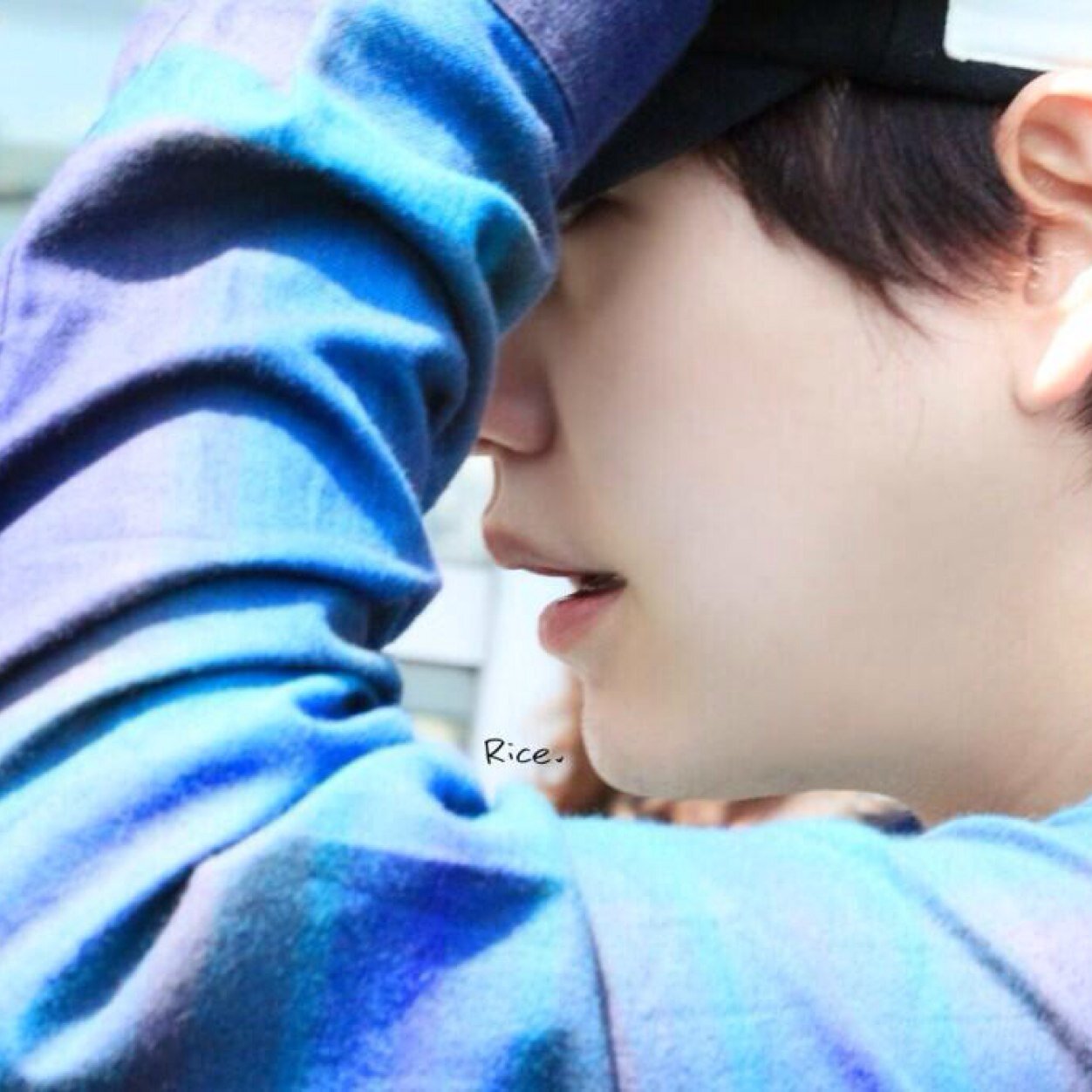 just bot not real โจวคยูฮยอนบอท ( ´ ▽ ` )