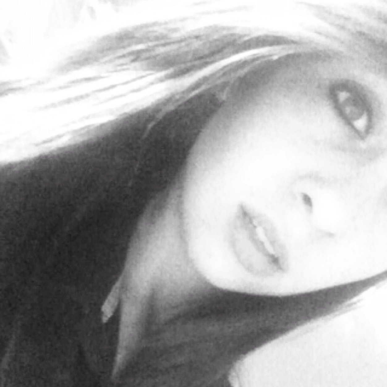 Ashleyisssexy's profile picture. I play softball for hunter so (: