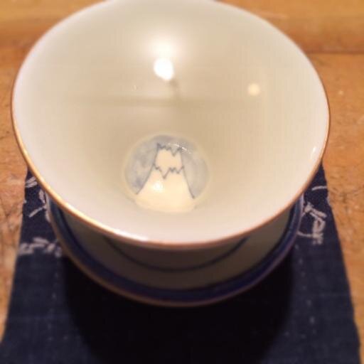 nozura's profile picture. 高円寺阿波踊り「しのぶ連」所属締め太鼓担当。 阿波踊りとお神輿に一年中明け暮れる。 あるときは、太鼓の撥をNTカッターに持ち替え切絵師にもなる。 椎名林檎様をお慕い申しております。🍎＆🦚の愛好家さん無言フォローお許しくだいinstagram/@nozura https://t.co/UMurAf0eP2