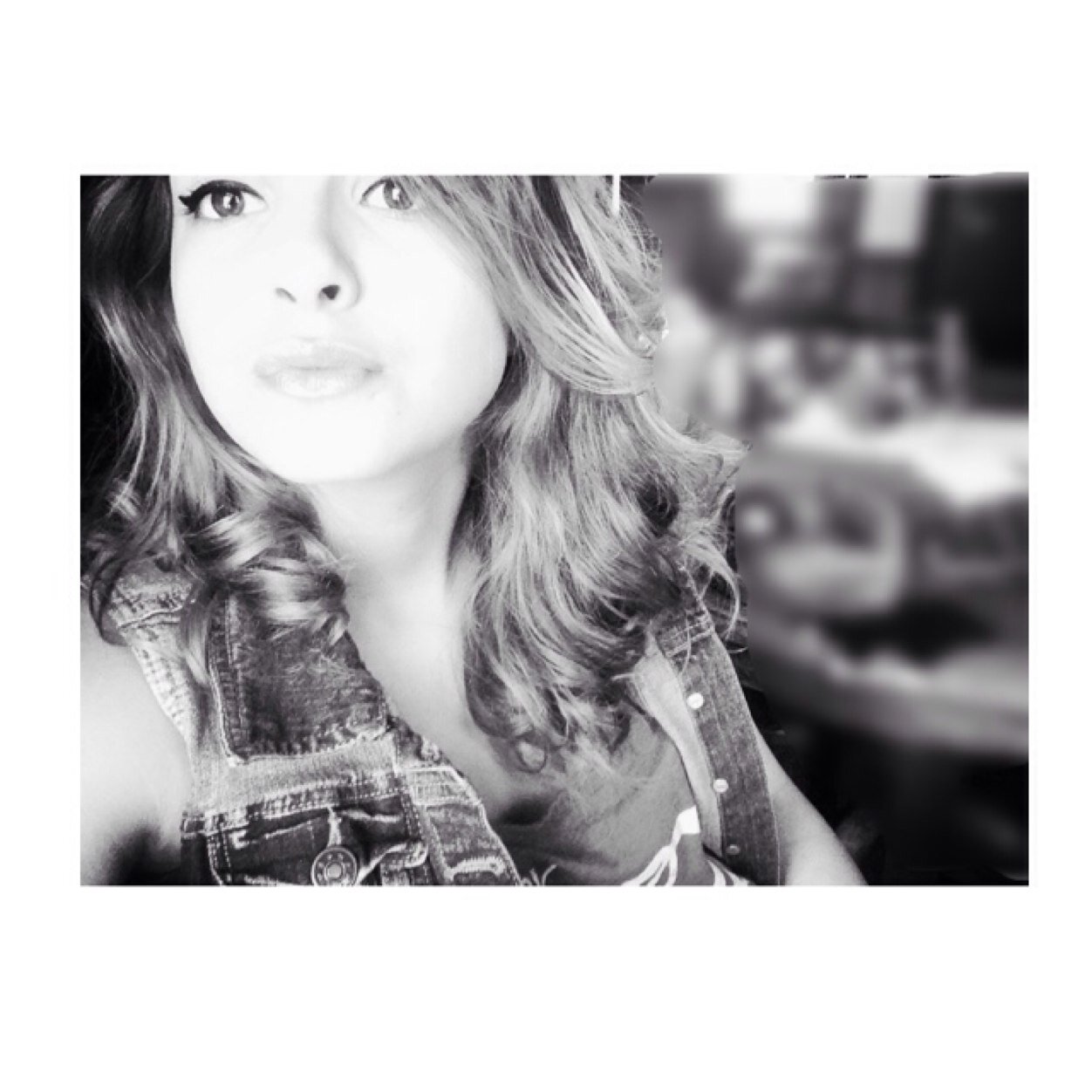 The name is alissa  follow me and ill definately follow you back