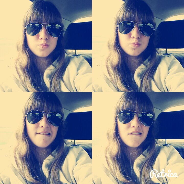 Saco sonrisas con miradas, difícil pero fácil, siempre feliz y sonriendo.