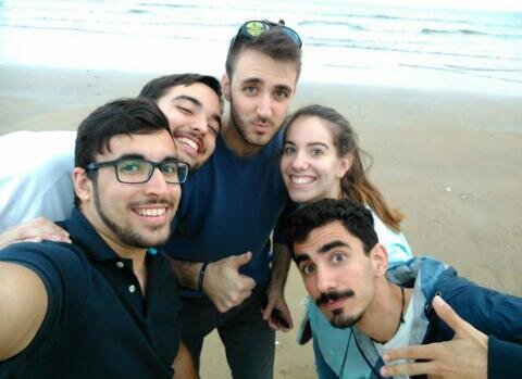Turismo, proyecto de estrella del poker y amante de la radio. Me gusta la piña en las pizzas, y a mucha honra.