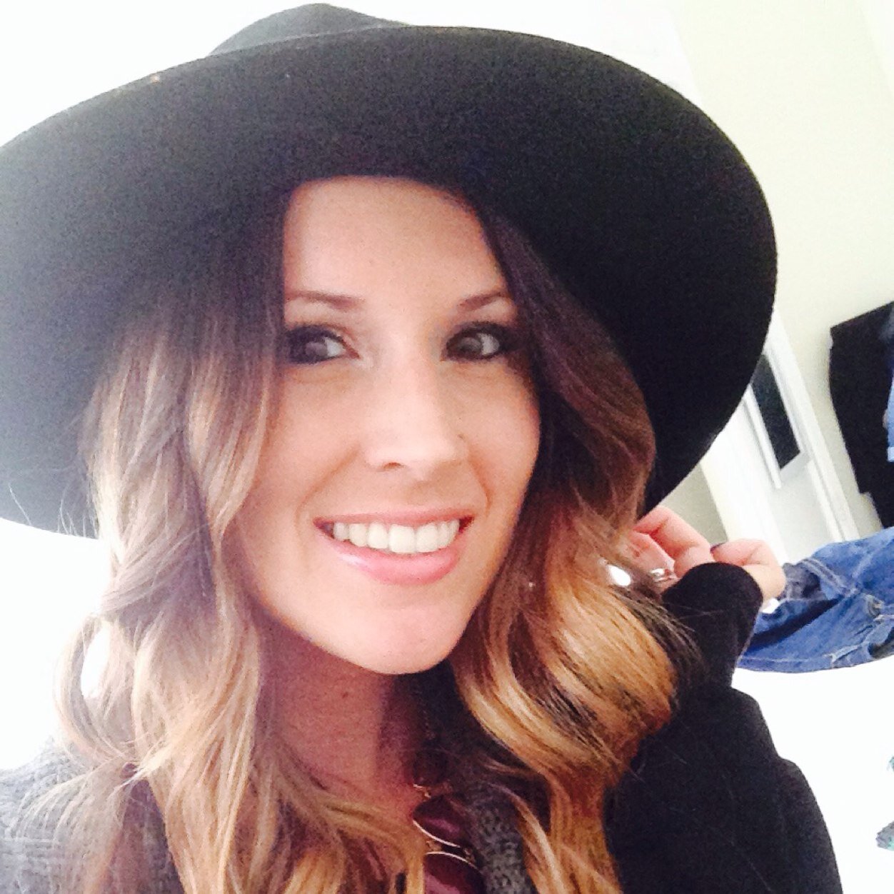 LWeb88's profile picture. Living in CA and doing what makes ME happy!