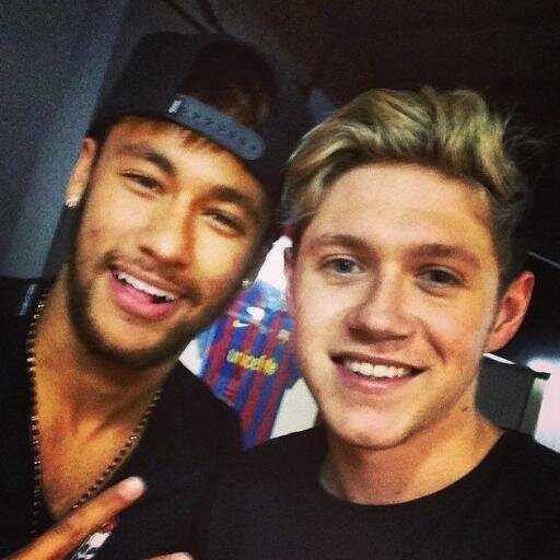 follow @whornystyles she follow back everyone of you