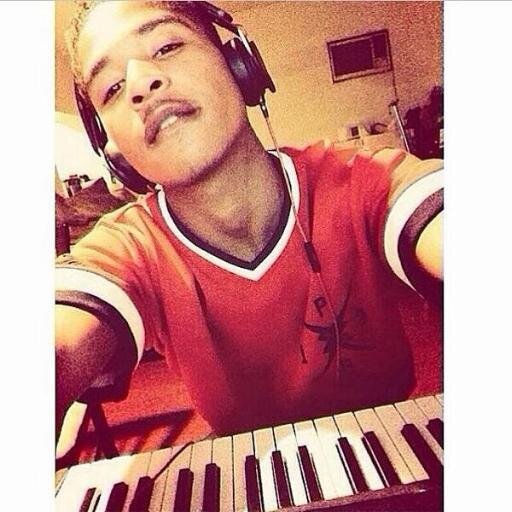 2nd account for @royal3r holla at a youngin