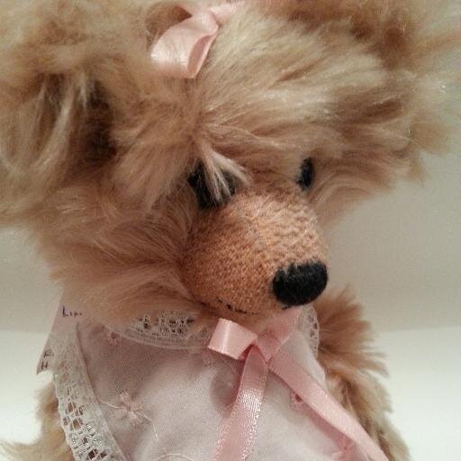 BearItAllShop's profile picture. We are looking for a new home!
Limited edition and one-off, rare and collectable bears and dolls. (Website will be active shortly.)