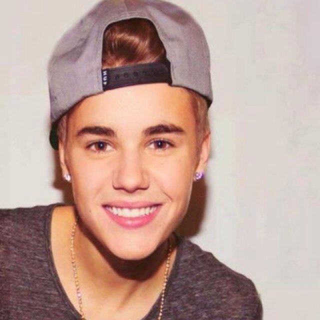 foreverbizzzle's profile picture. 