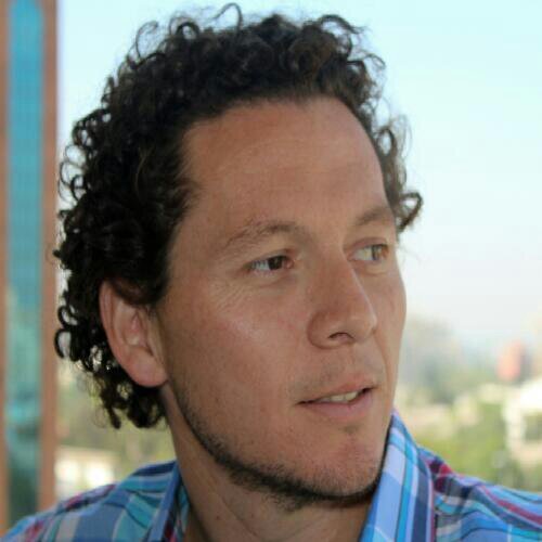 AlvaroEncalada's profile picture. Ingeniero Civil Indutrial, Diplomas en Gestión, Negocios y Clientes. Me encantan los negocios, viajar, bailar y tocar música.