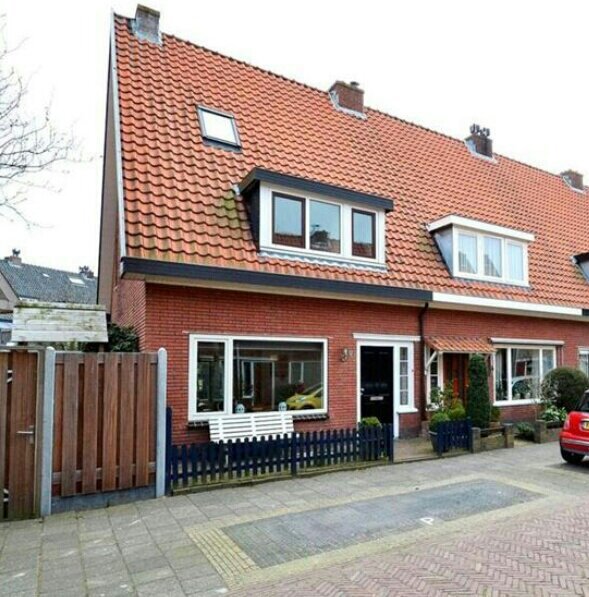 Hendrik Peeperkornstraat 8, gezellige jaren '30 woning in centrum van Heemstede. Vraagprijs €399.000,- k.k.