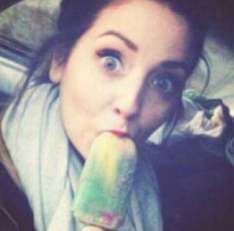 سبحان الله وبحمده سبحان الله العظيم.                                          .                . اكتفيت بها عن بني آدم ؟ @SaraH_aLdosare