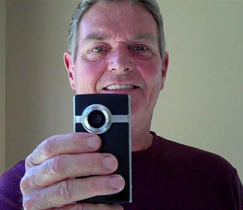 tweetsnmore's profile picture. 