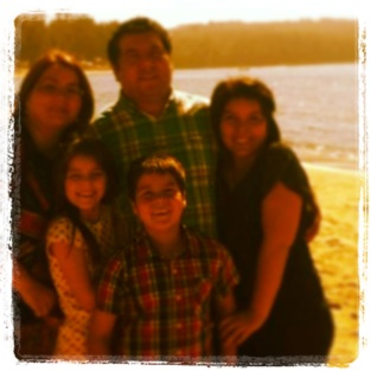 Mujer , Esposa , Madre, Pastora, Felizzzzzzzz !!!
ICM aguas que dan vida !!!!