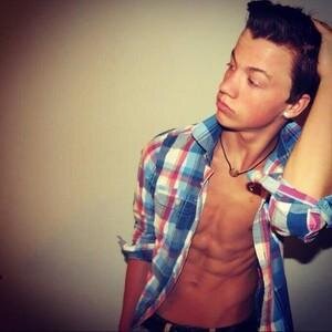 Follow my more active account @caniffscuddler :)