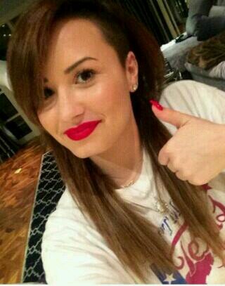 emptywords_2's profile picture. Conoces mi cara, no mi corazón.No escuches los raros son ellos.  Demi's saving me. Lovatic.Auryner.