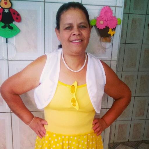 Sou casada,tive 4 filhos e tenho 4 netas,nasci em 21/07/1961.