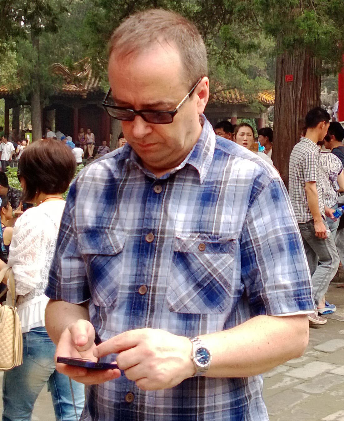 Architect, Designer, Art Lover, Mad FFC Fan, Rock Drummer married to a Classical Musician