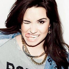 Fernandamoyano6's profile picture. manten siempre los brazos en alto, ecepto cuando tengas olor a chivo