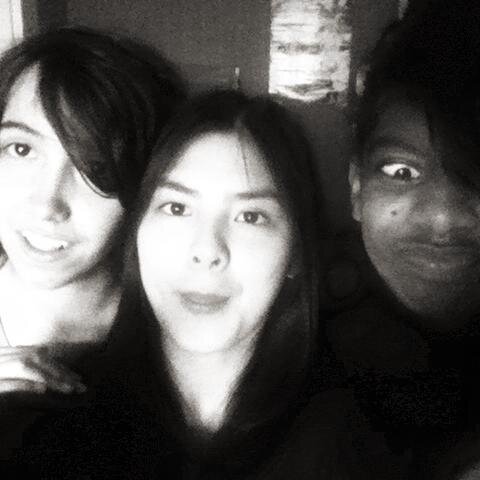 Real_Ice_Waves's profile picture. Hey ! We're Ice Waves with @BesideHarryS @PastequeLili, @HeyRock1D and Nina the new member yeaah !!