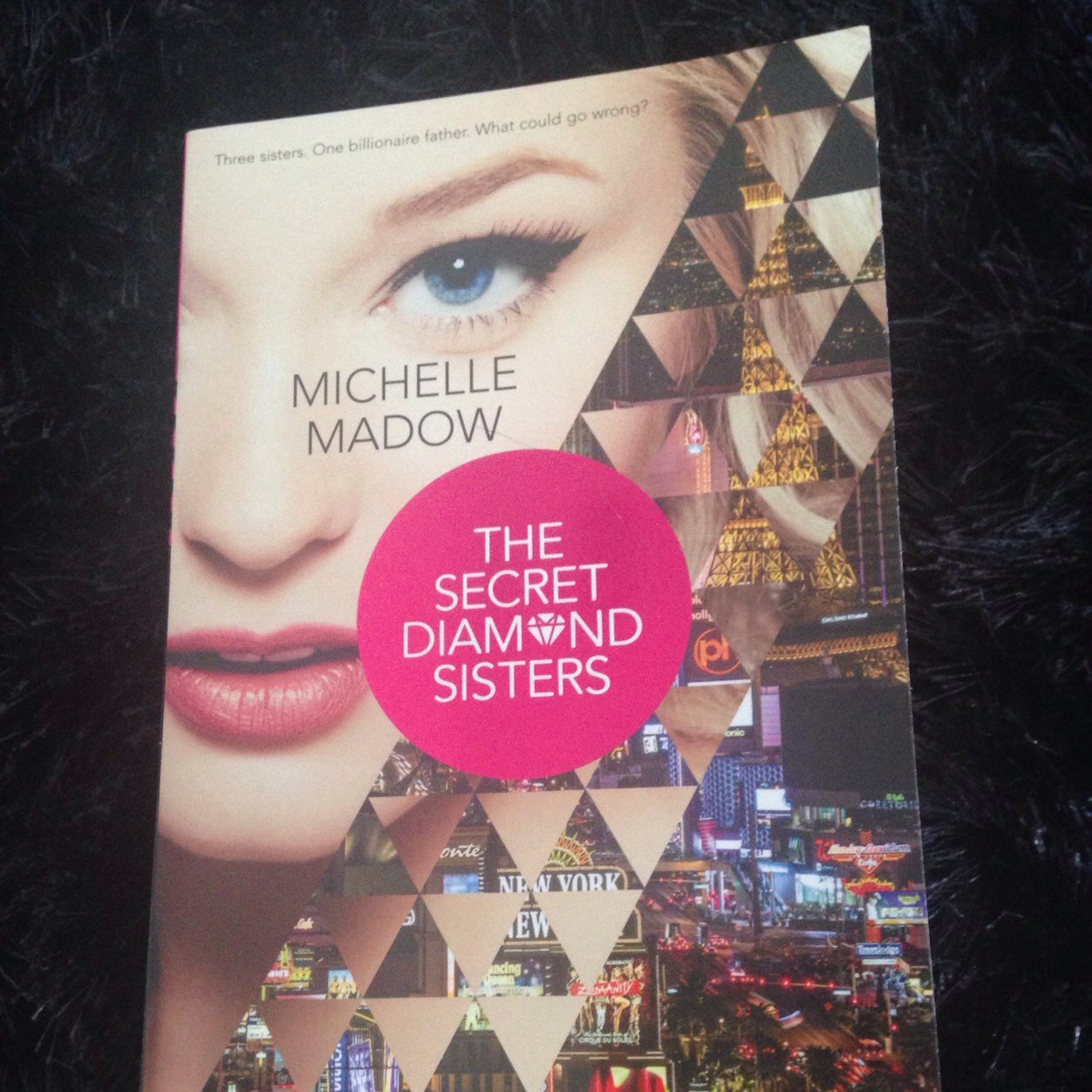 book blogger love divergent the fault in our stars, enders game,the hunger games etc