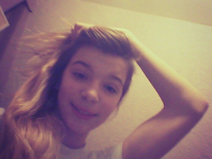 Parfois je souris au gens mais au fond je pleur :'( 3