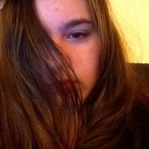 Welcome to my wonderland that's slowly crumbling away. {RP/E/Single and not looking}