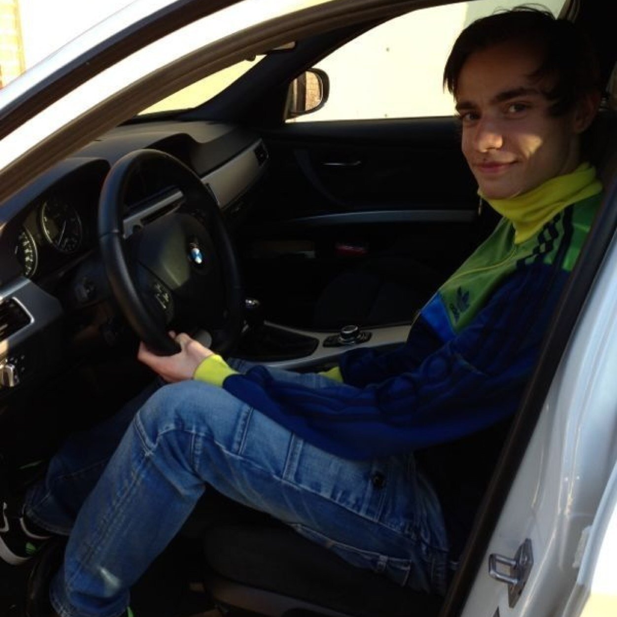 Gek op auto's R.I.P mem 26-04-11 ♥ i saw my hero 21-09-2013 @Nino_NAMEK ! ♥♡