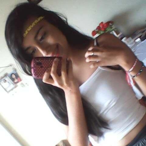 Angelatellez12's profile picture. Siganmen i los sigo 3