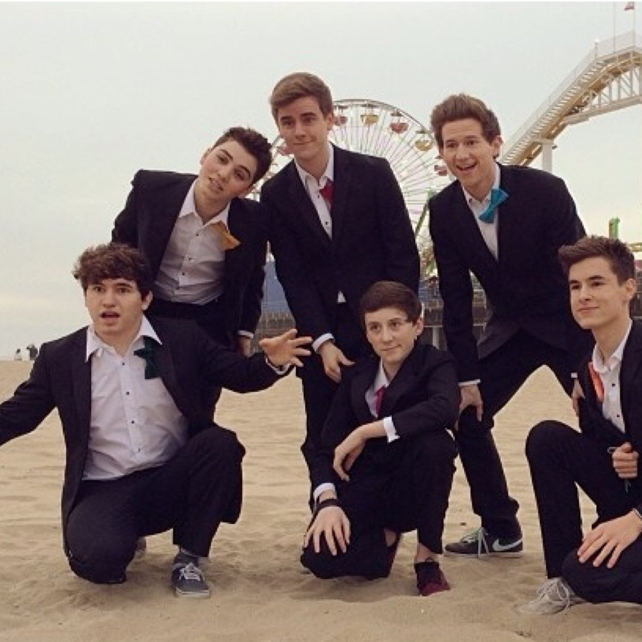 Go follow @ourr2ndlife bc I gave you a free follow haha ily