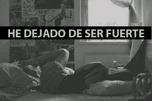 Acostumbrada a fingir sonrisas.
