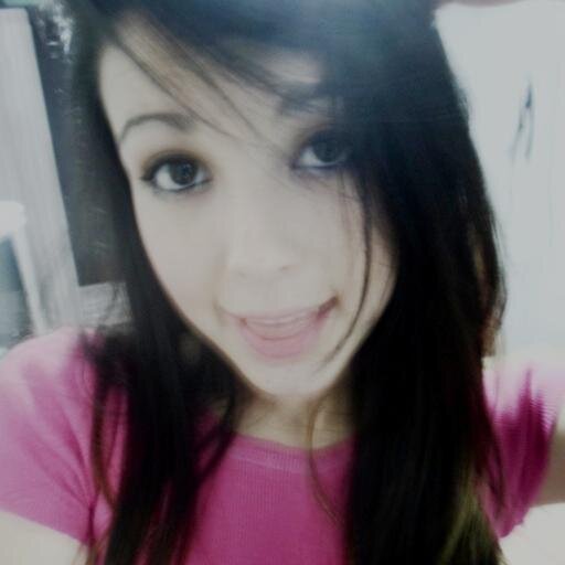Amo palavras mas sou apaixonada por atitudes.. curtiu? segue. haha'