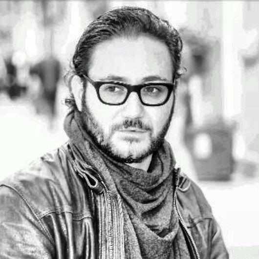Club de Fans del mejor actor @carlos_santos_r le verás  en el teatro con su obra 'La Vida Resuelta'.[Carlos me sigue]