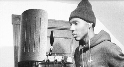Down To Earth/Honest/Loyal/Song Writer/Artist  ...Bump Me And I Promise You Wont Regret It..For Booking Or Features Email Me At BBGDEazy1@gmail.com