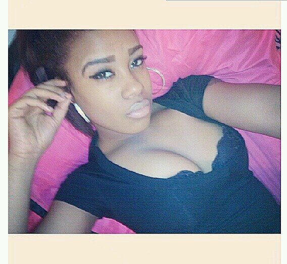 Pretty girl out tryna get this pretty money 


IG @_Qualoo …