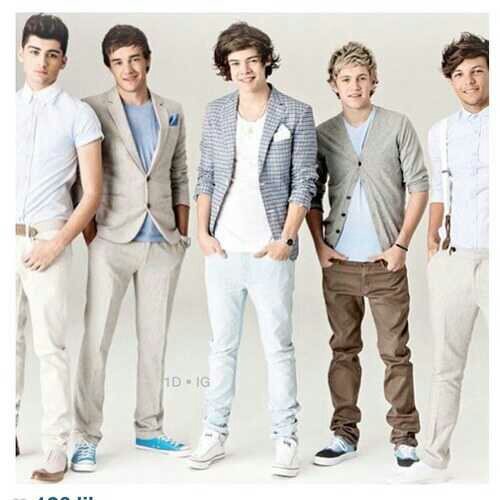 I love 1D 10% Irish 40% British 100% Hot! :) ♥♡♥♡ I love Harry, Niall, Louis, Liam, and Zayn :3 I love them all equally!  :) Instagram: Jocy_cx