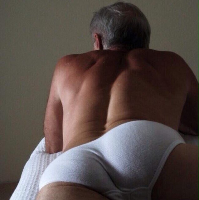 Posting , retweeting & favouriting pictures of sexy daddies